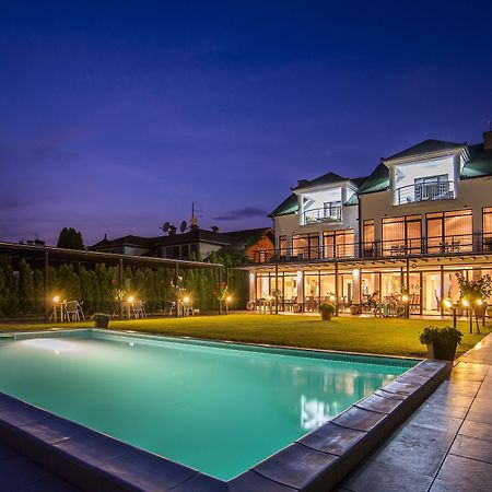 Guest House Panorama Aqualux With Free Parking Novi Sad Buitenkant foto