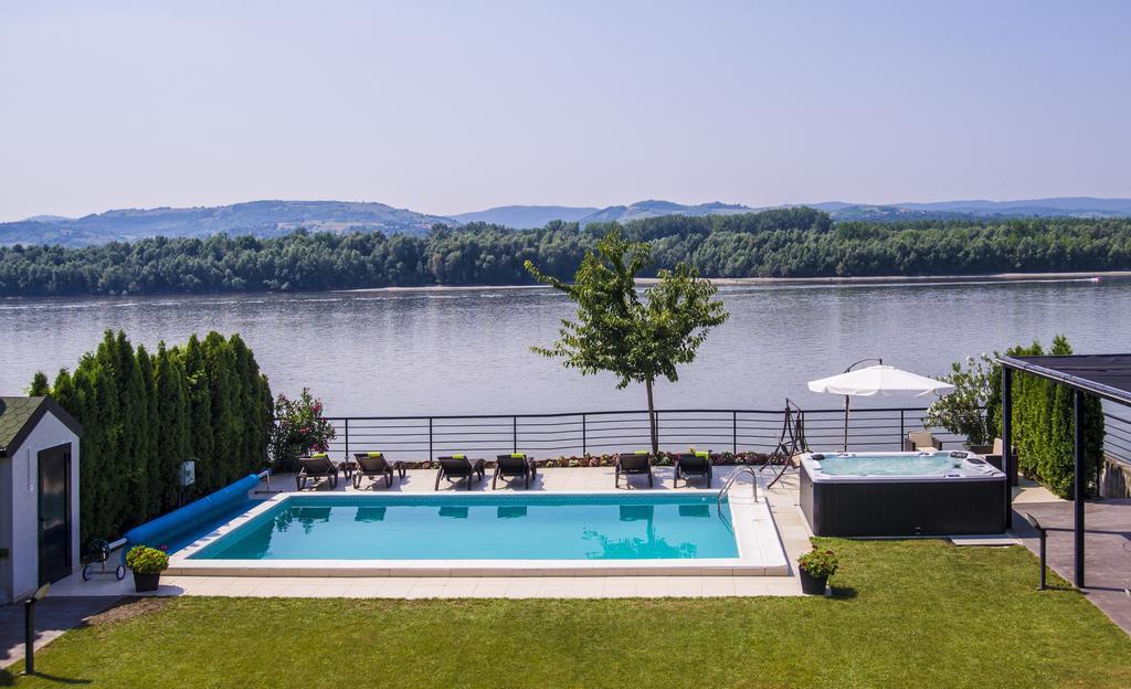 Guest House Panorama Aqualux With Free Parking Novi Sad Buitenkant foto