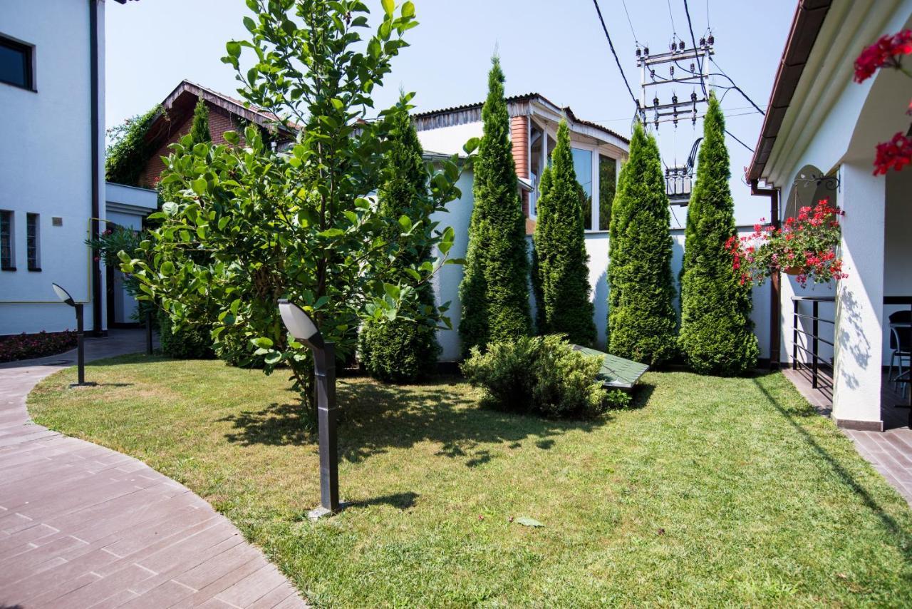 Guest House Panorama Aqualux With Free Parking Novi Sad Buitenkant foto