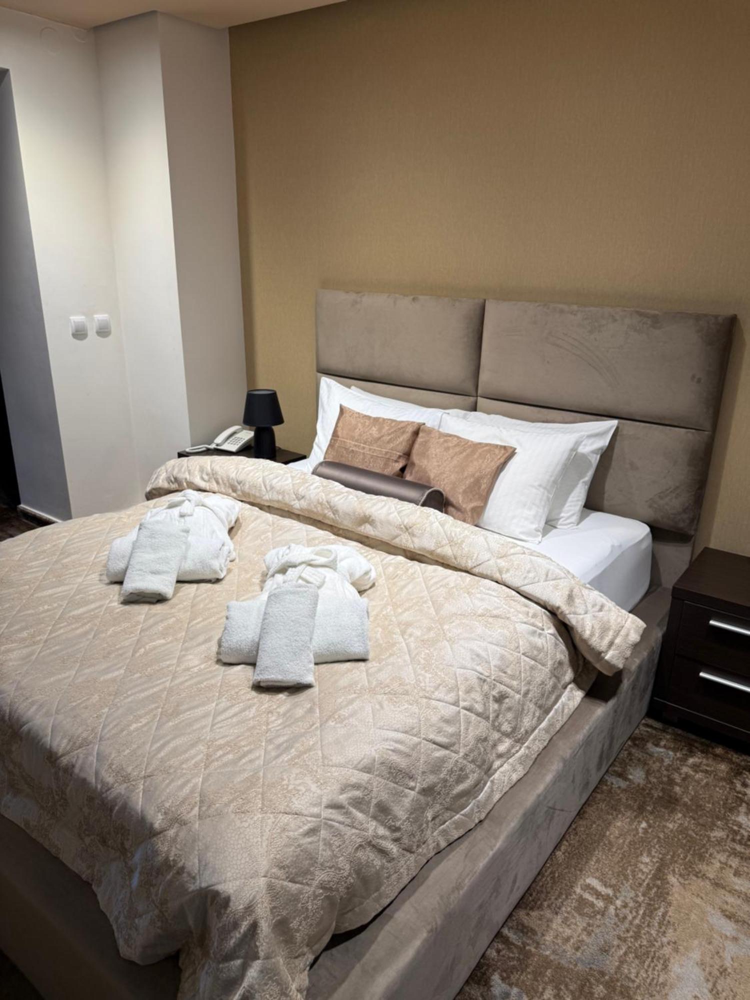 Guest House Panorama Aqualux With Free Parking Novi Sad Buitenkant foto