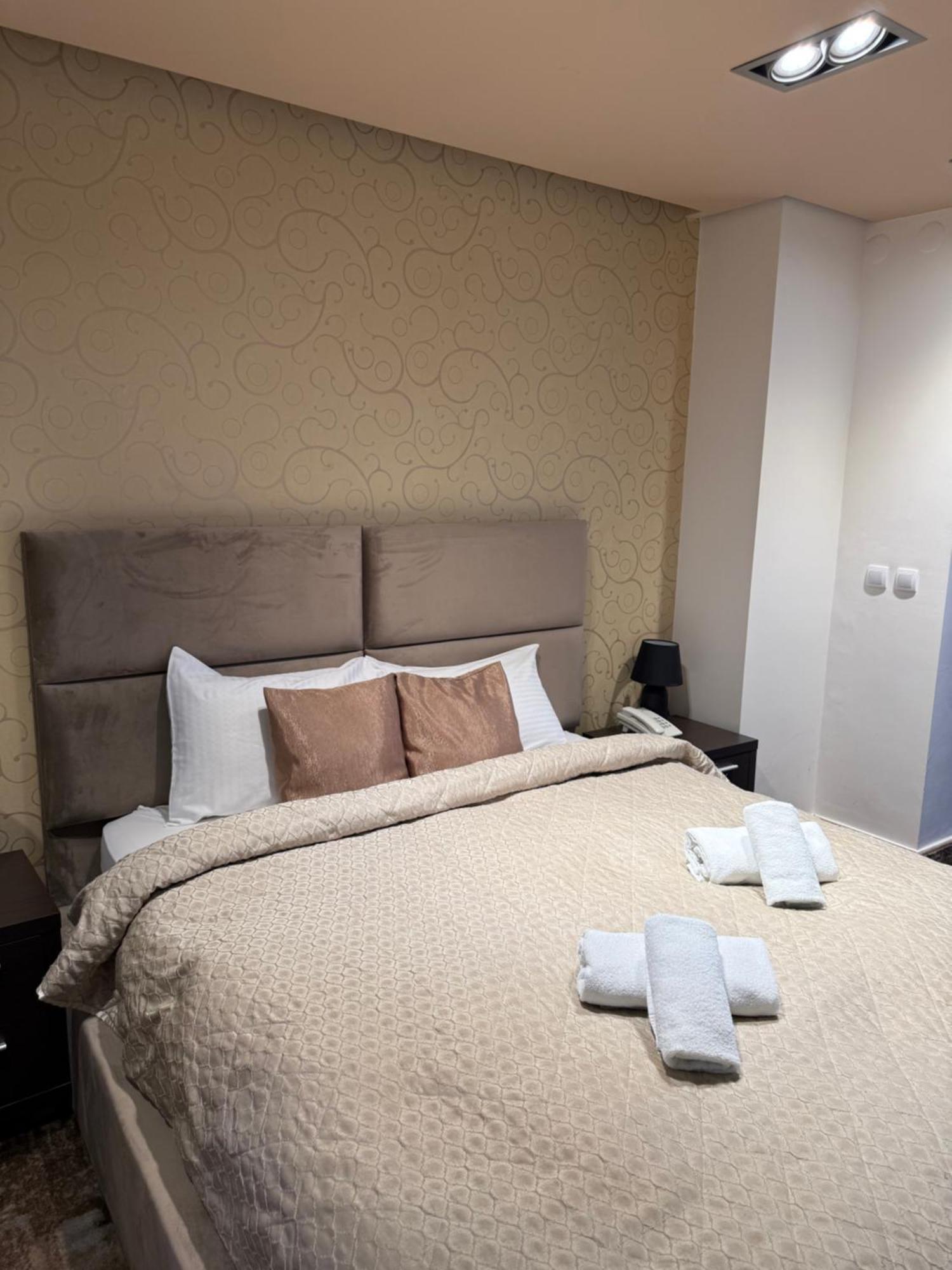 Guest House Panorama Aqualux With Free Parking Novi Sad Buitenkant foto