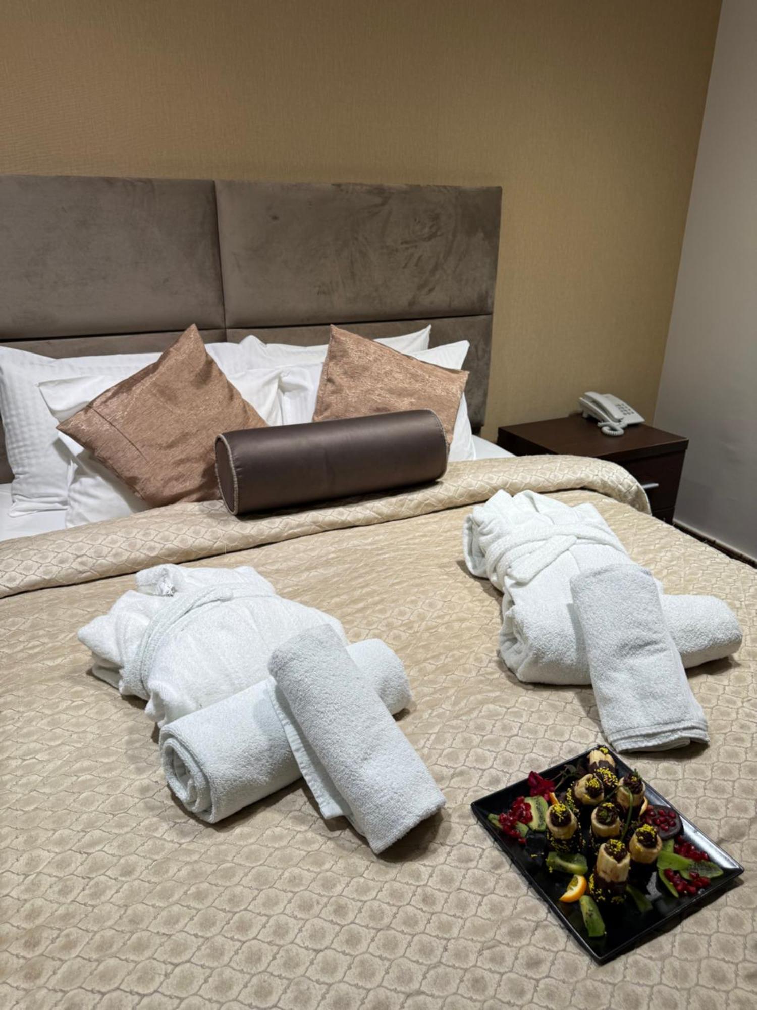 Guest House Panorama Aqualux With Free Parking Novi Sad Buitenkant foto