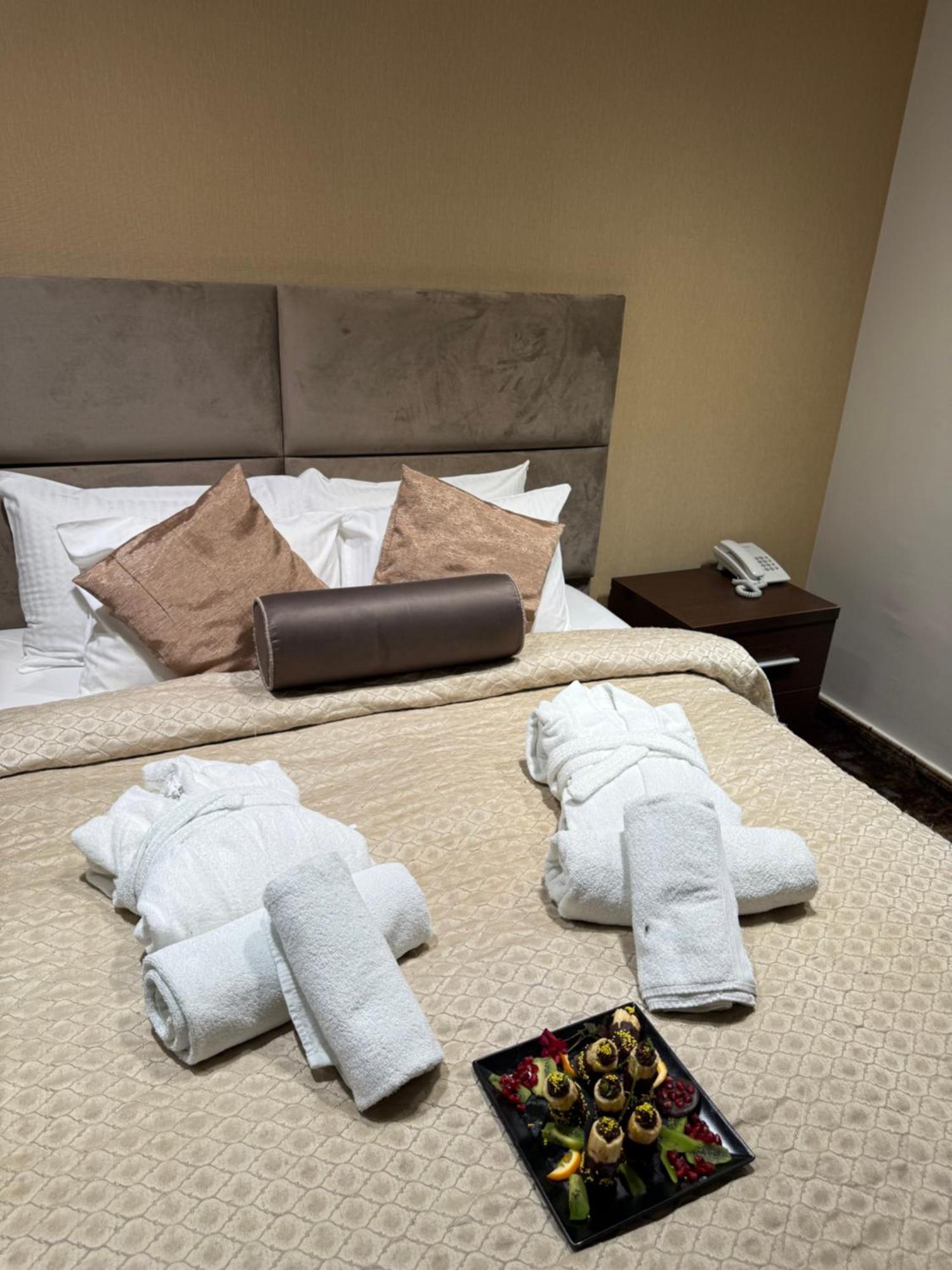 Guest House Panorama Aqualux With Free Parking Novi Sad Buitenkant foto