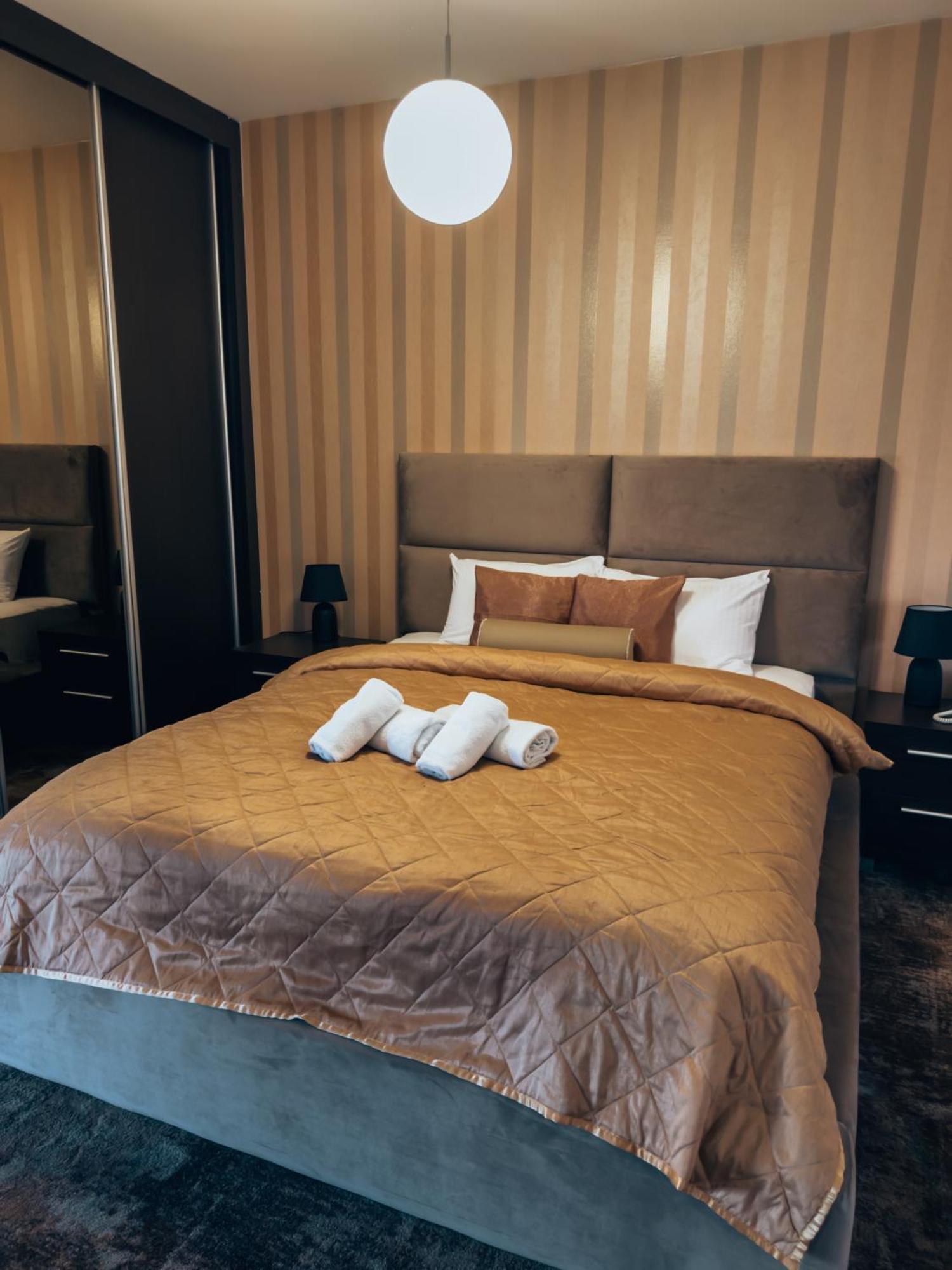 Guest House Panorama Aqualux With Free Parking Novi Sad Buitenkant foto