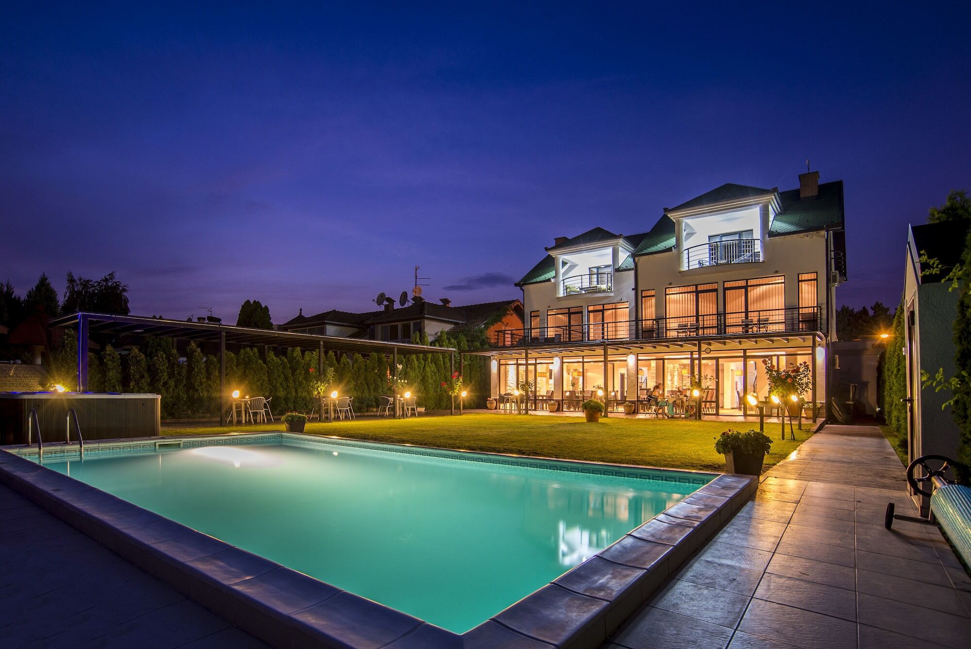 Guest House Panorama Aqualux With Free Parking Novi Sad Buitenkant foto